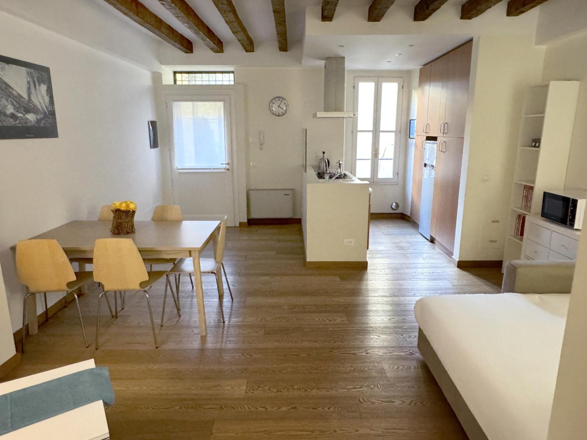 Apartament Joivy Cosy Ticinese Retreat 1-Bed Flat Near The Duomo Mediolan Zewnętrze zdjęcie